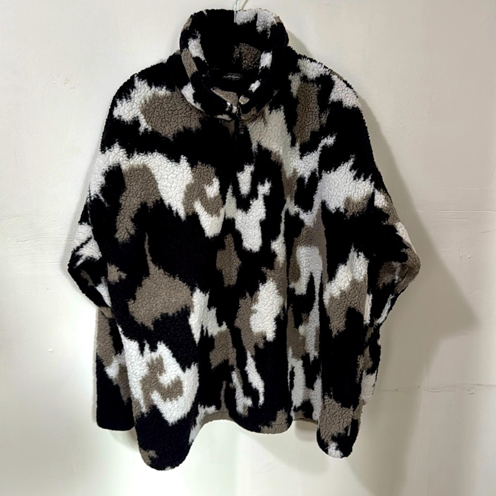 Eddie Bauer | Teddy Black Camouflage 1/4 Zip Sweater